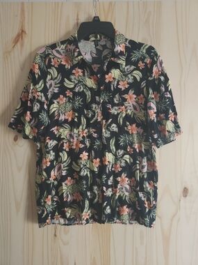 H&M Tropical Hawaiian Floral Button-Up Shirt | Black | 100% Viscose Women's XXS